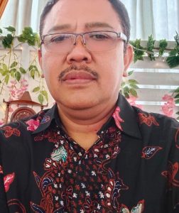 Bambang Doyo P., S.Pd ((Guru IPS)